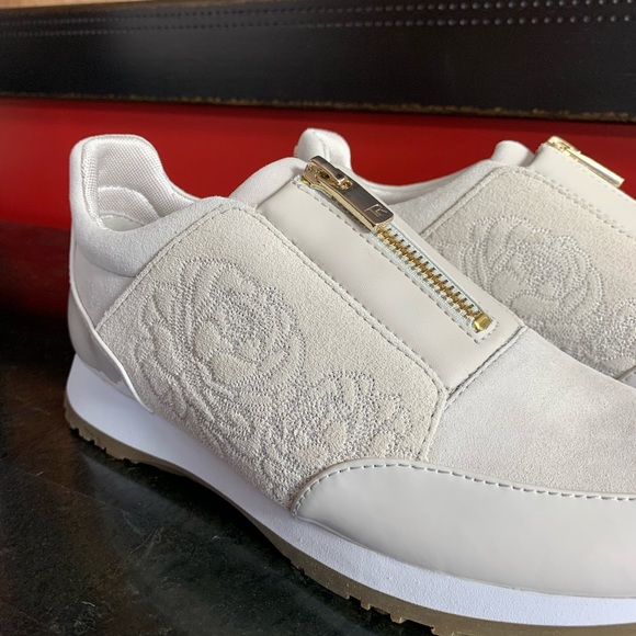 Taryn Rose Suede Zip Sneakers NIB 5 Weatherproof - Picture 7 of 8